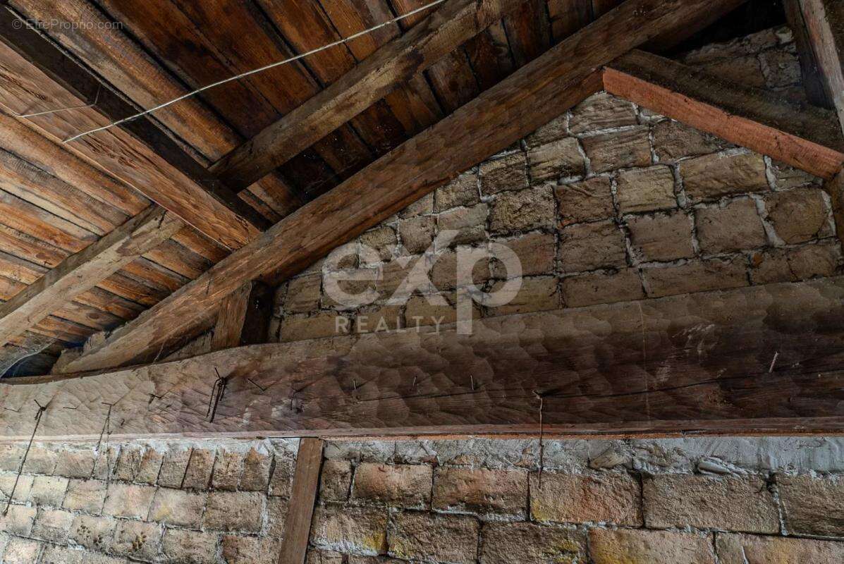 Appartement à SALLES