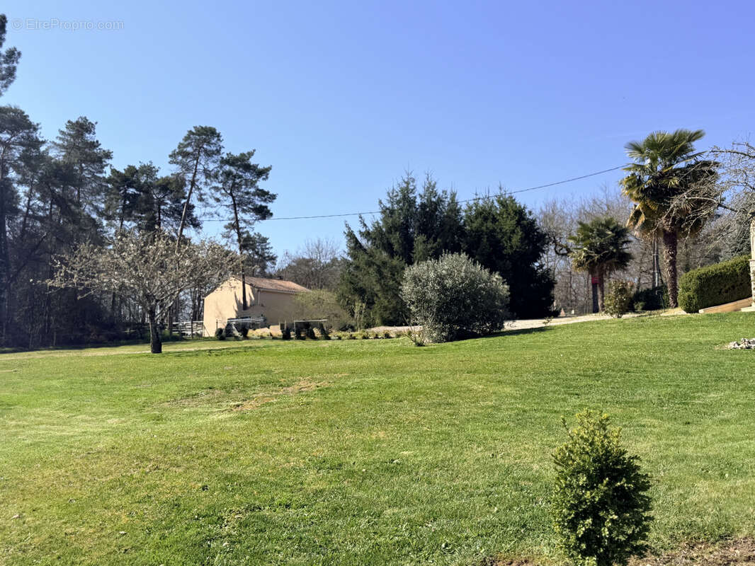 Maison à MILHAC-D'AUBEROCHE