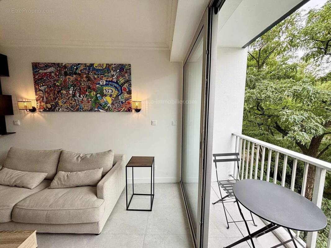 Appartement à PARIS-20E