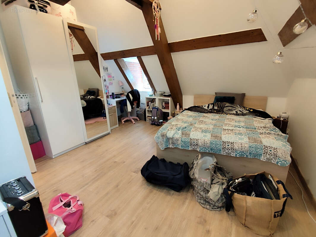 Appartement à CHAZEY-BONS