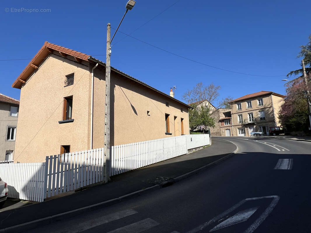 Maison à RETOURNAC
