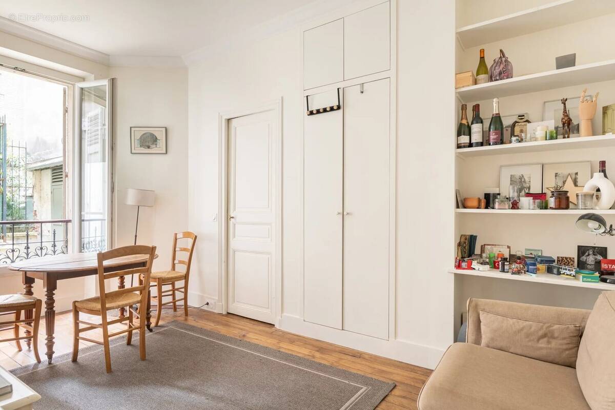 Appartement à PARIS-15E