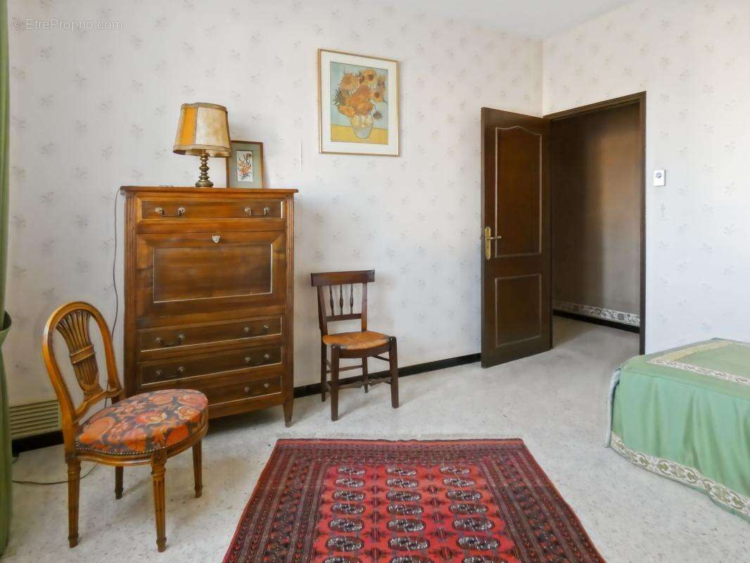 Volumes Généreux et Sérénité aux Portes de la Ville : 267m2 sur terrain de 1785 m2, idéale famille et activité professionnelle - photo 23