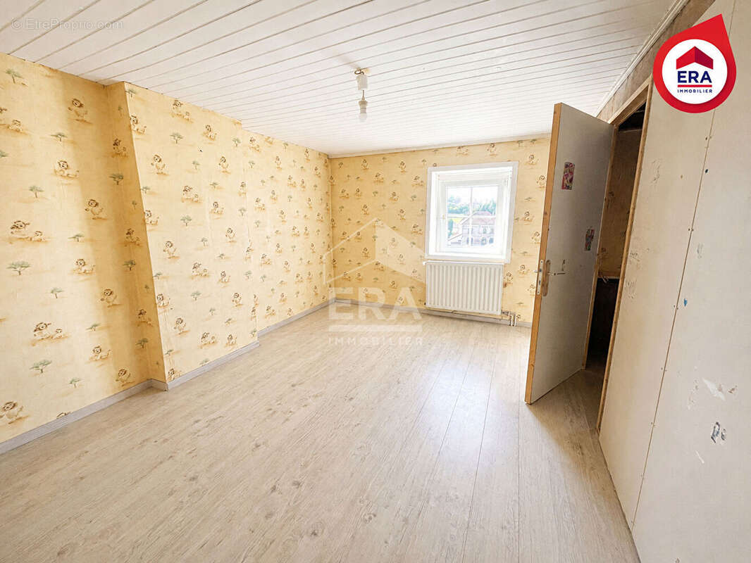 Maison 3 chambres à Estrée-Blanche - Beaux volumes et fort potentiel d'aménagement - photo 6