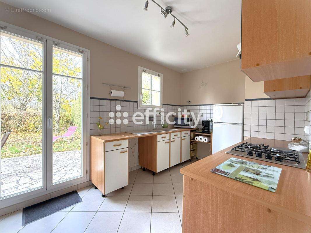 Maison à LA QUEUE-EN-BRIE
