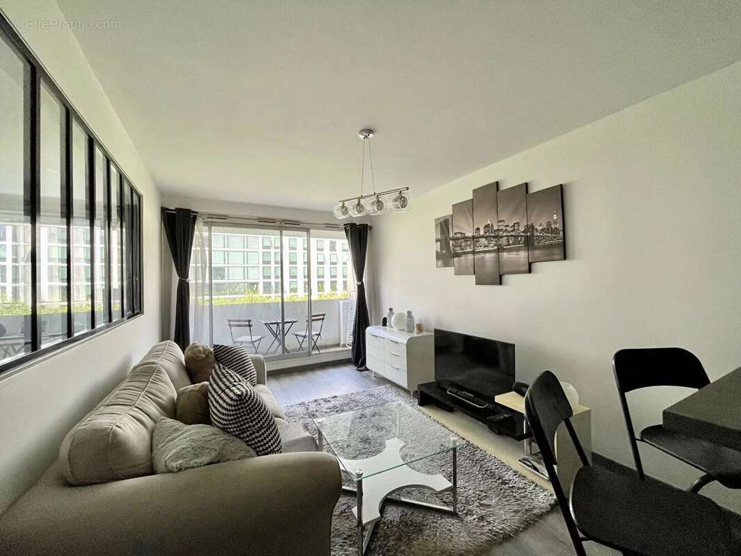 Appartement 50 m² à Courbevoie  - photo 2