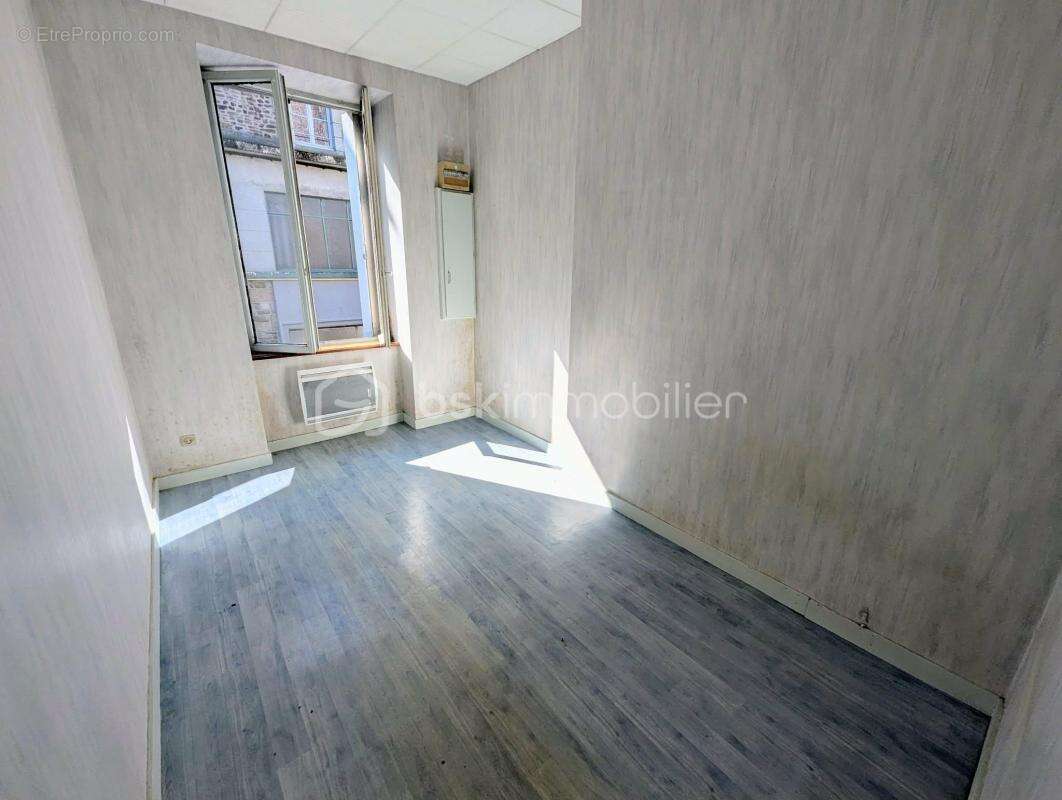 Immeuble de rapport situé au centre ville de Fougères 35300 - photo 5