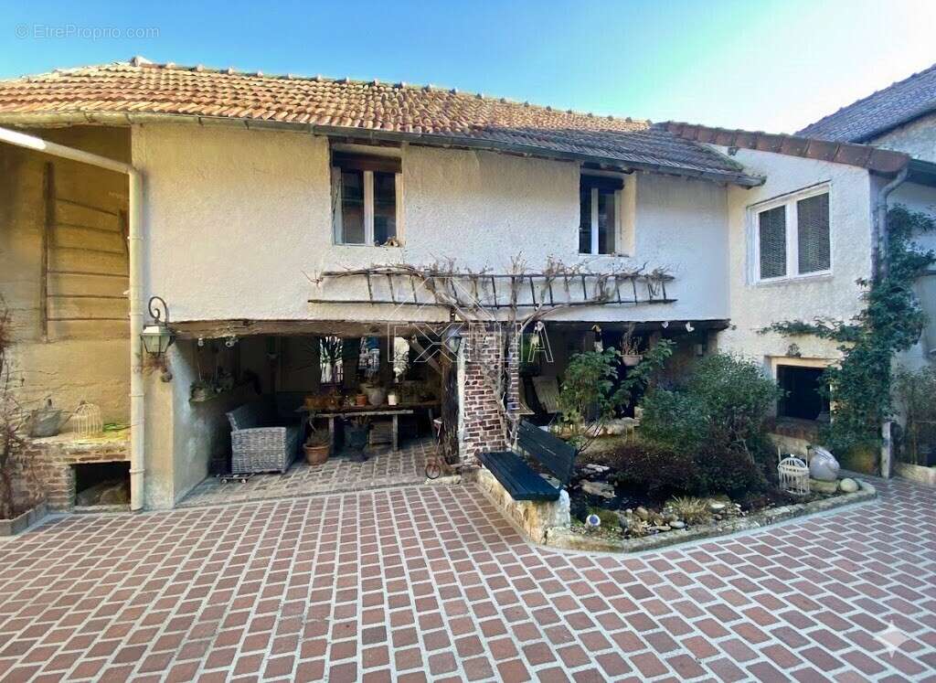 Maison à FRENEUSE