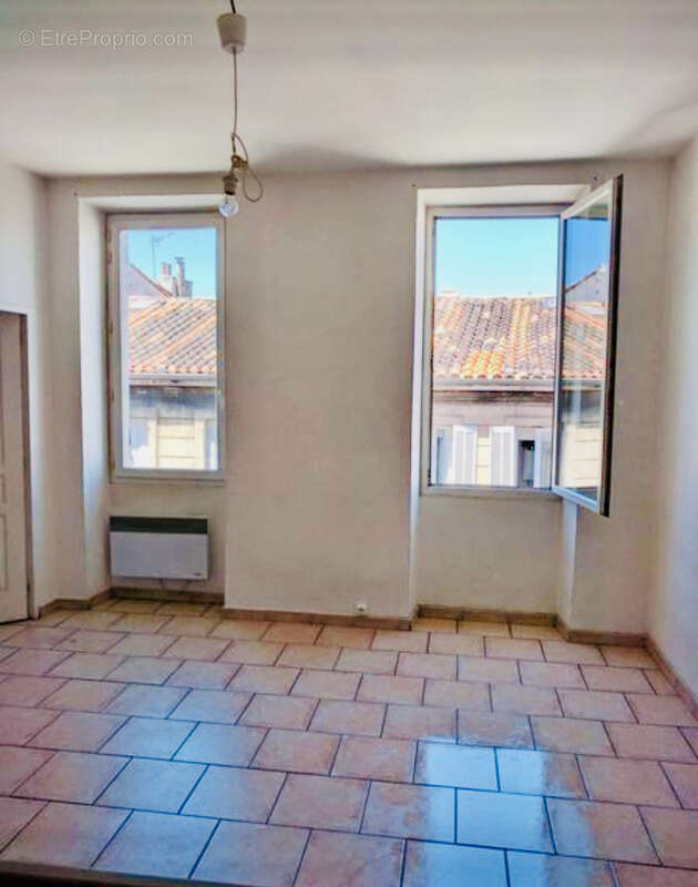 Appartement à MARSEILLE-3E