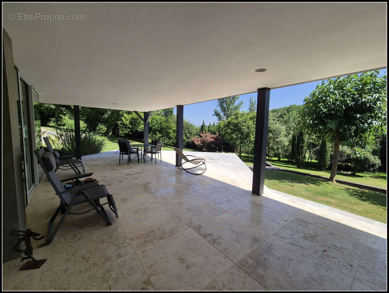 Maison à LA ROMIEU