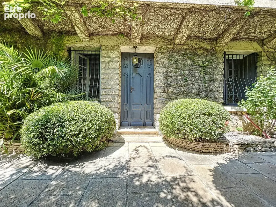 Maison de maître avec piscine et dépendances Haut des Arceaux, Montpellier - photo 2