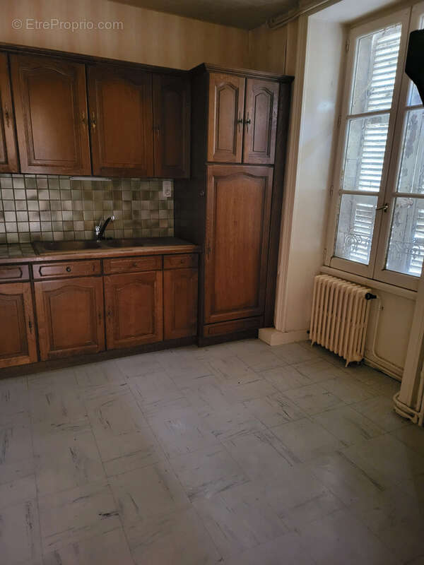Immeuble avec commerce et logement - photo 5