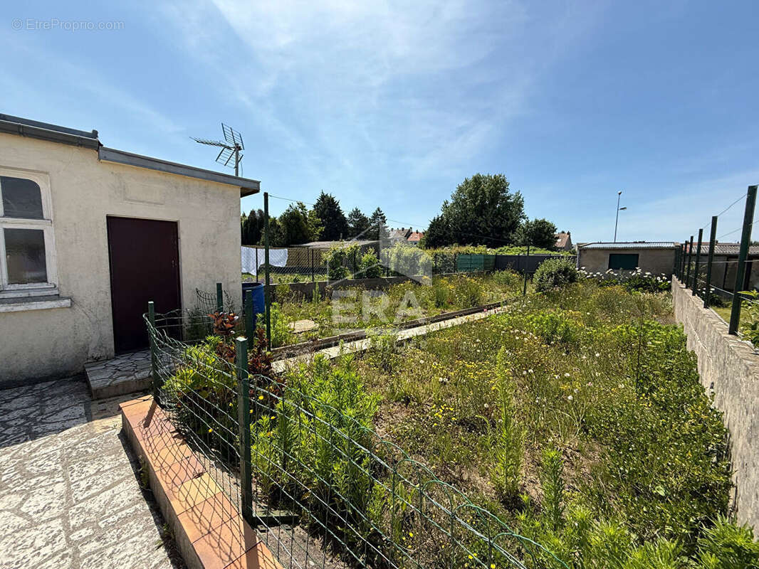Maison à SAINT-MARTIN-BOULOGNE