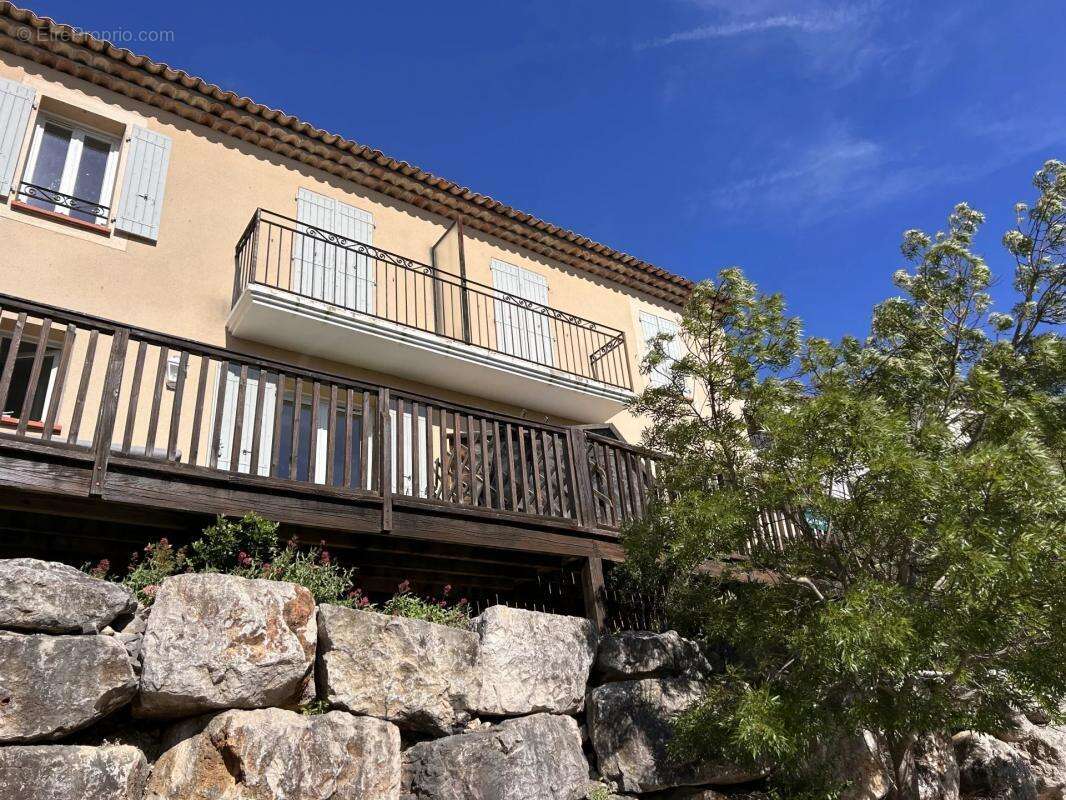 Appartement à MALLEMORT