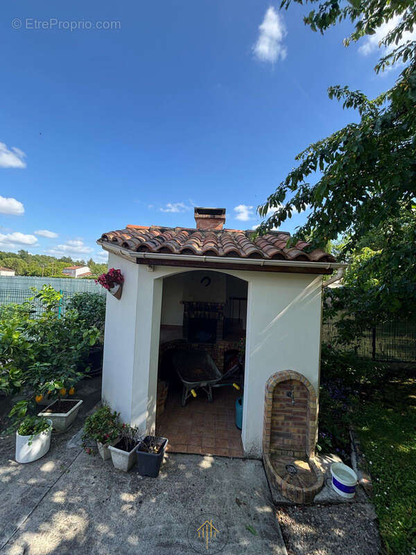 Maison 3 chambres, piscine, garage, terrain clos et arbore - photo 13