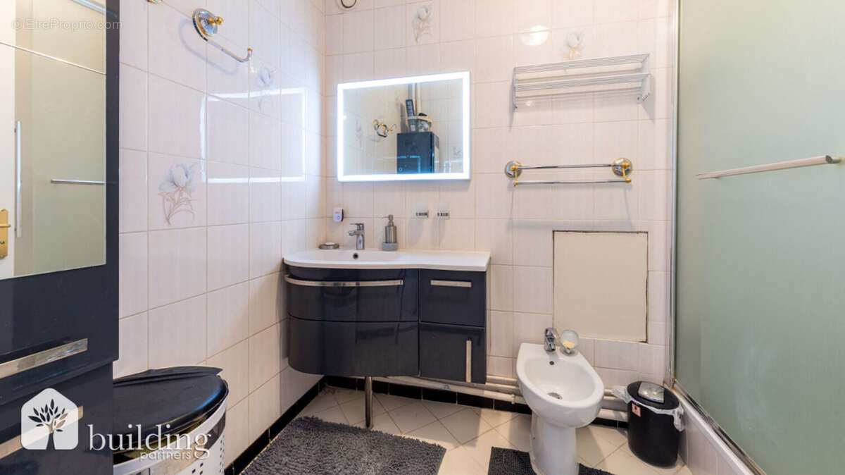 Appartement à COURBEVOIE