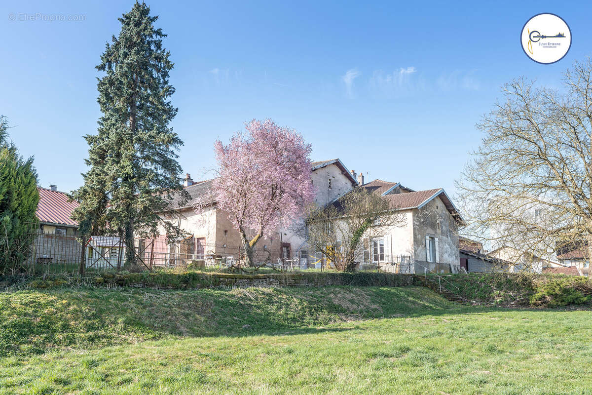 Maison à DOMPAIRE