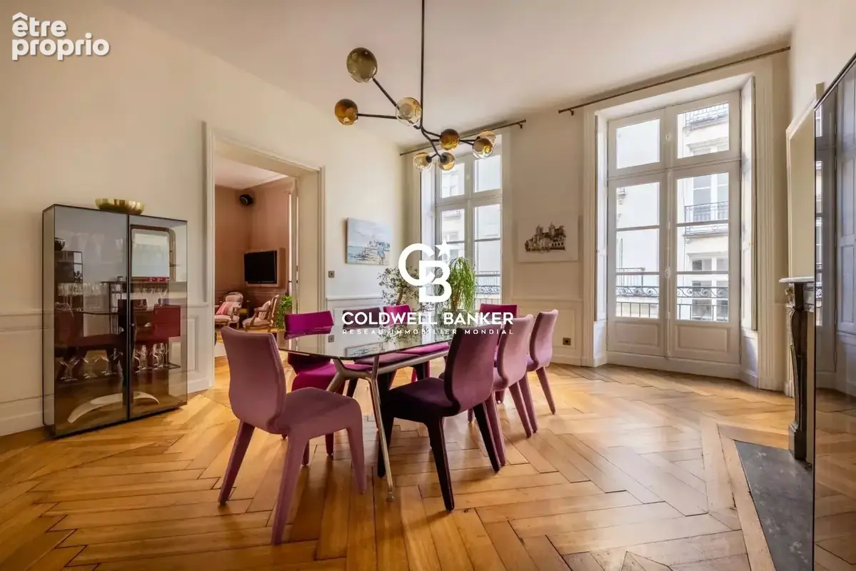 Nantes - rue crebillon - appartement d’exception meublé – prestations haut de gamme - photo 2