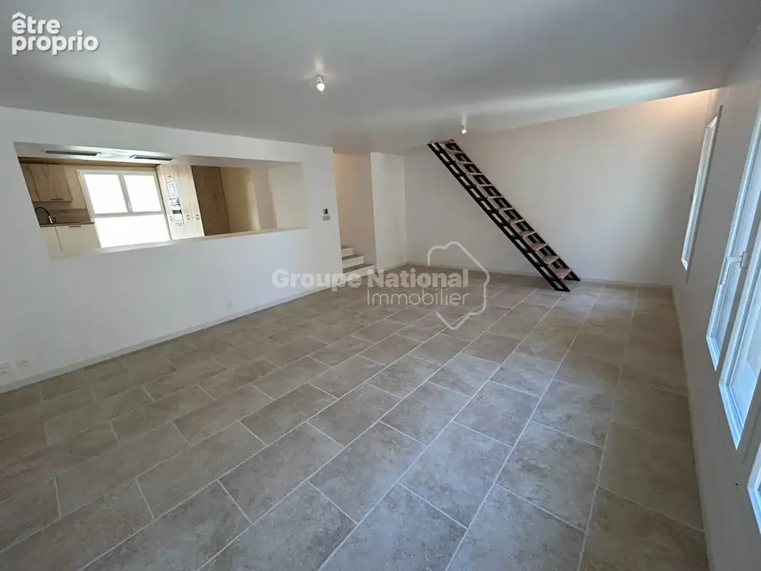 Maison de village rénovée d'environ 137 m² avec jardin, piscine et garage - châteauneuf-du-pape - photo 3