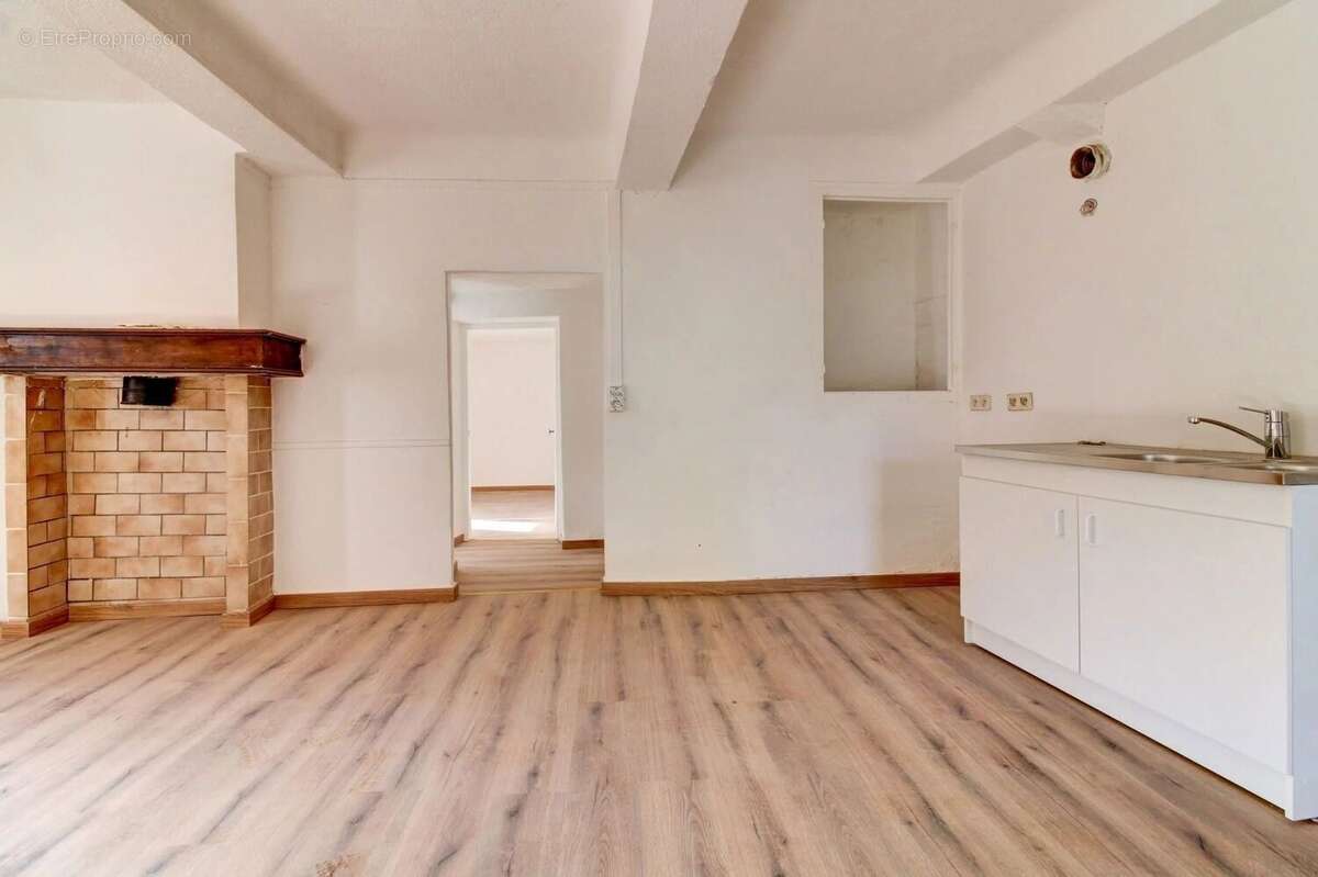 Maison à COLLONGUES
