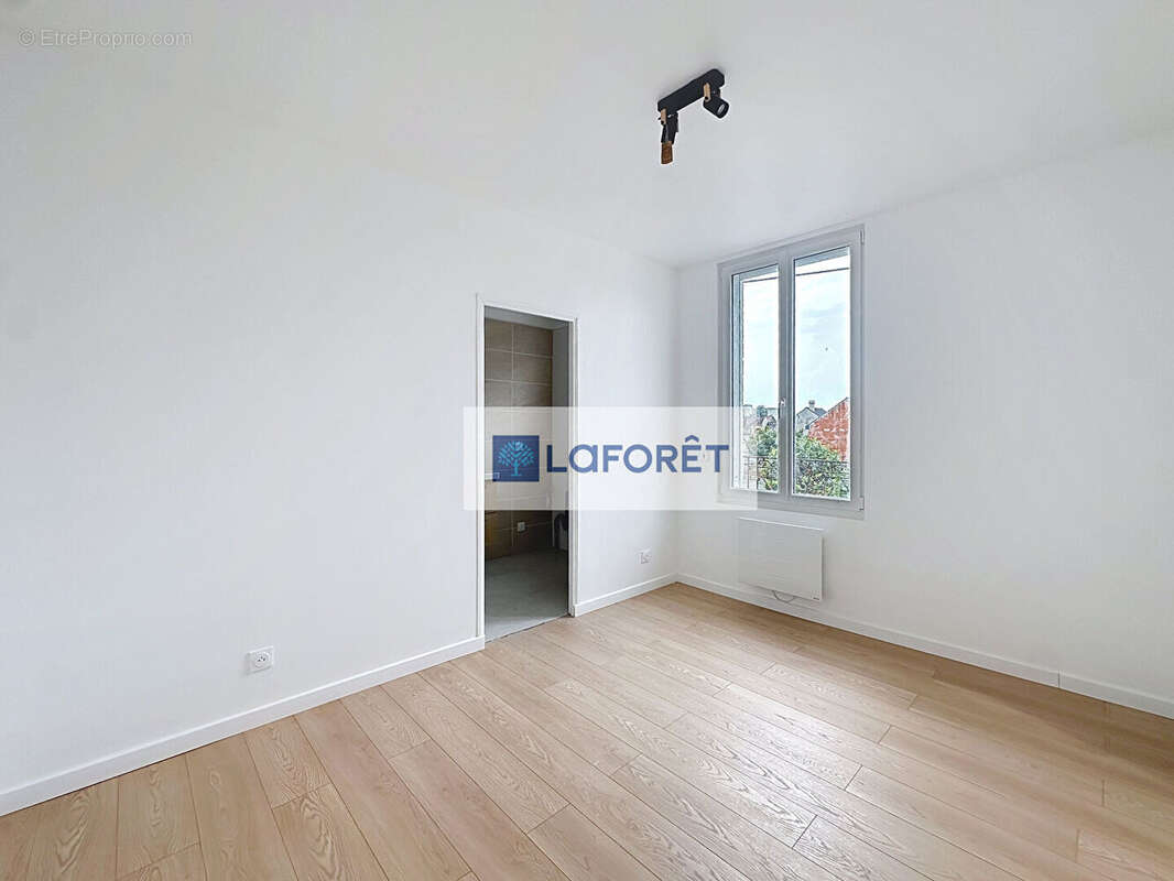 Appartement à SARTROUVILLE