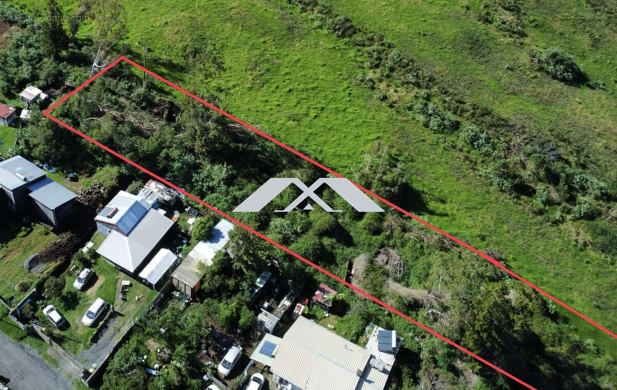 Terrain à SAINT-PIERRE