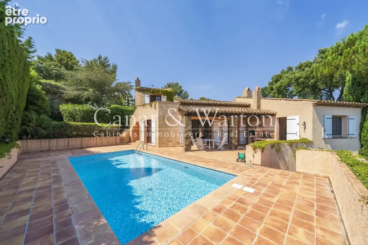 Sous compromis: domaine sécurisé à cavalaire, villa avec vue mer & piscine - photo 2
