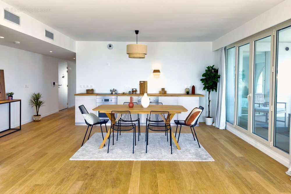 Appartement à MARSEILLE-2E