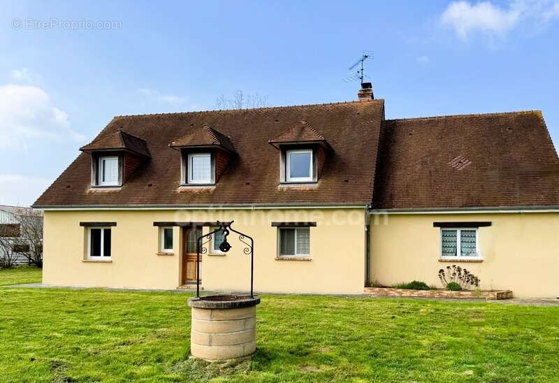Maison à CREVECOEUR-EN-AUGE