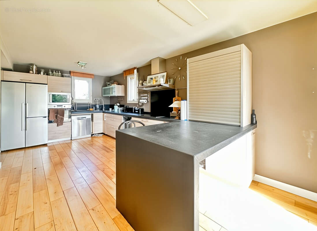 Maison à VERRIERES-LE-BUISSON