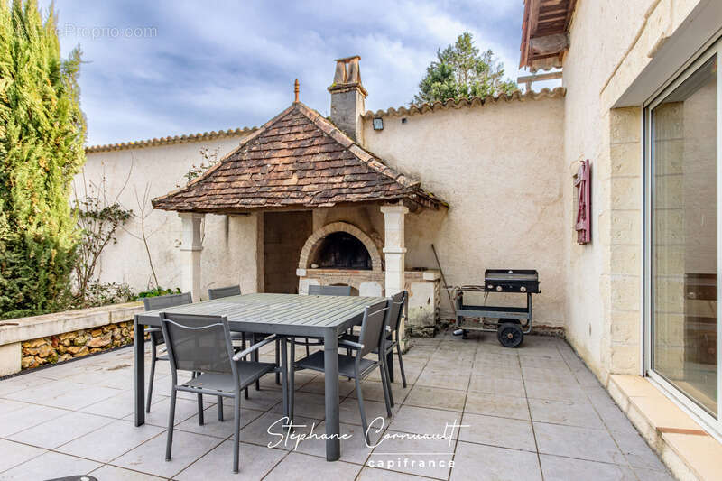 Maison à SAINT-FRONT-DE-PRADOUX