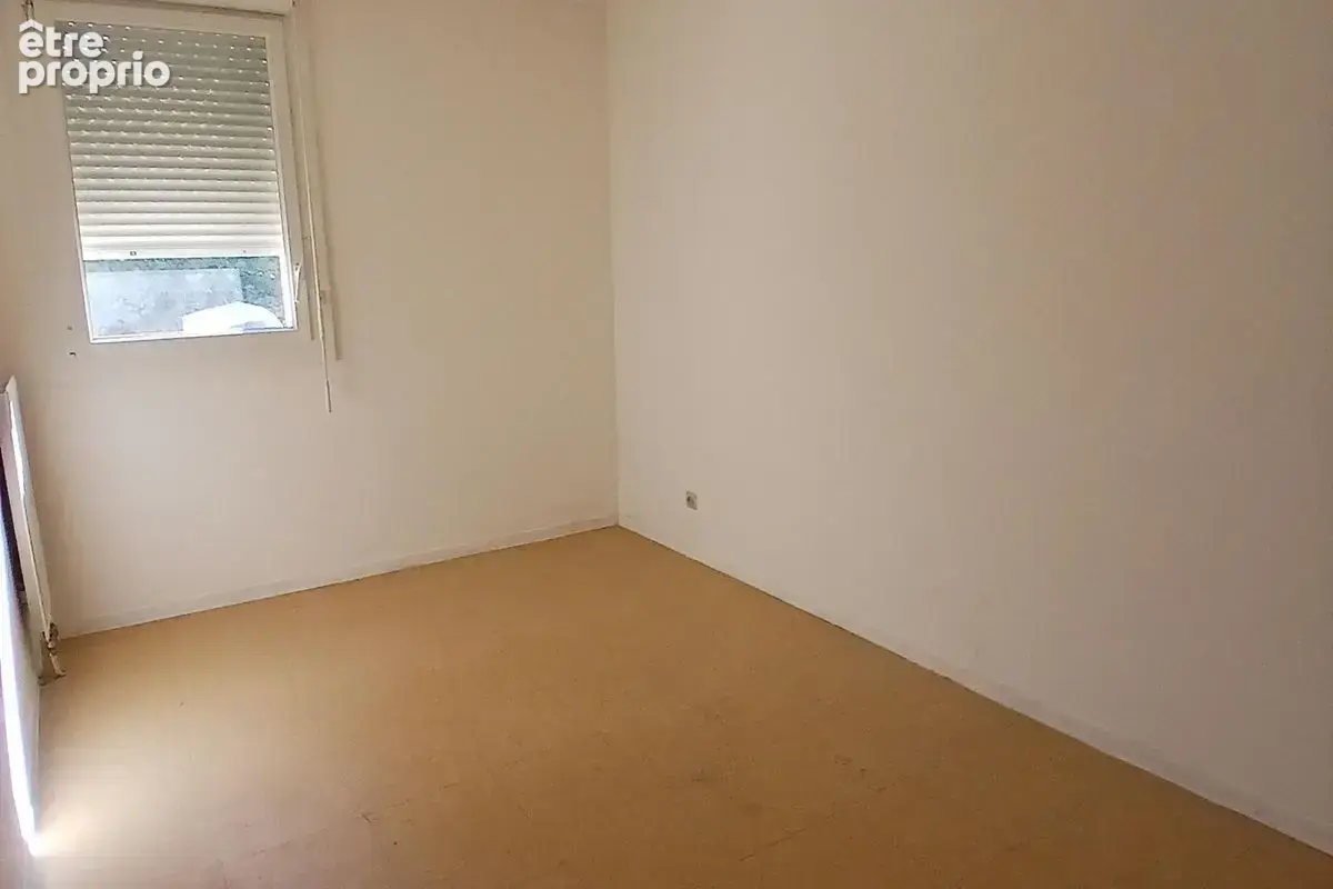 En exclusivité T4 de 80m² avec terrasse de 6m² dans copropriété entièrement réhabilité - photo 3