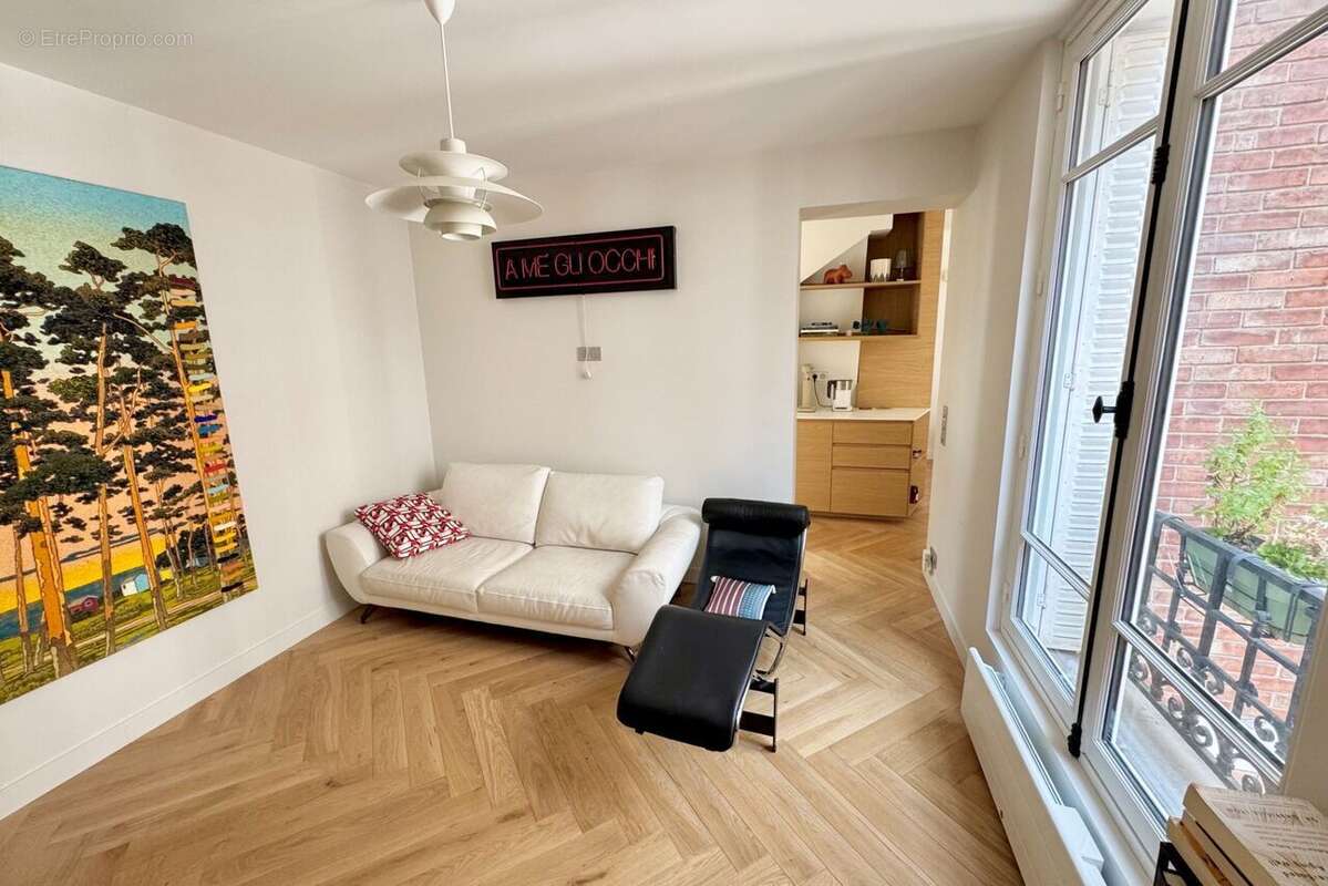 Appartement à PARIS-8E