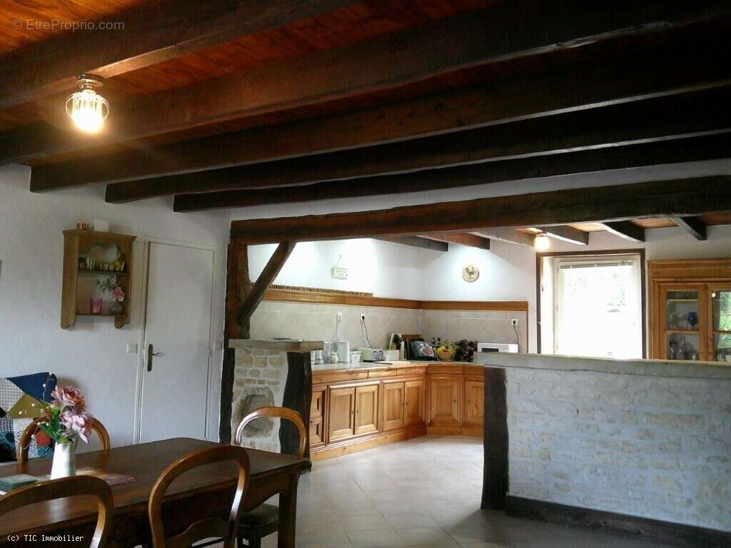 Maison à CHEF-BOUTONNE