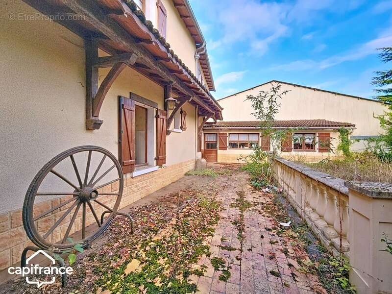 Maison à SAINTE-RADEGONDE