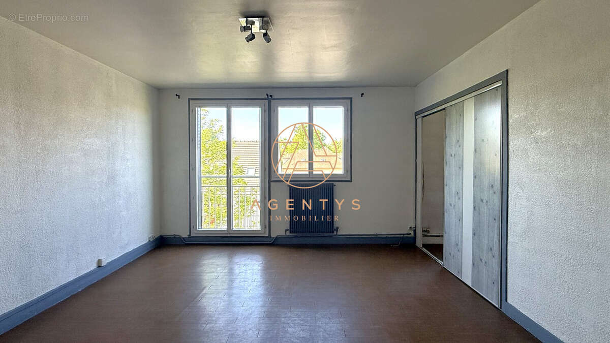 Appartement à LE PLESSIS-TREVISE