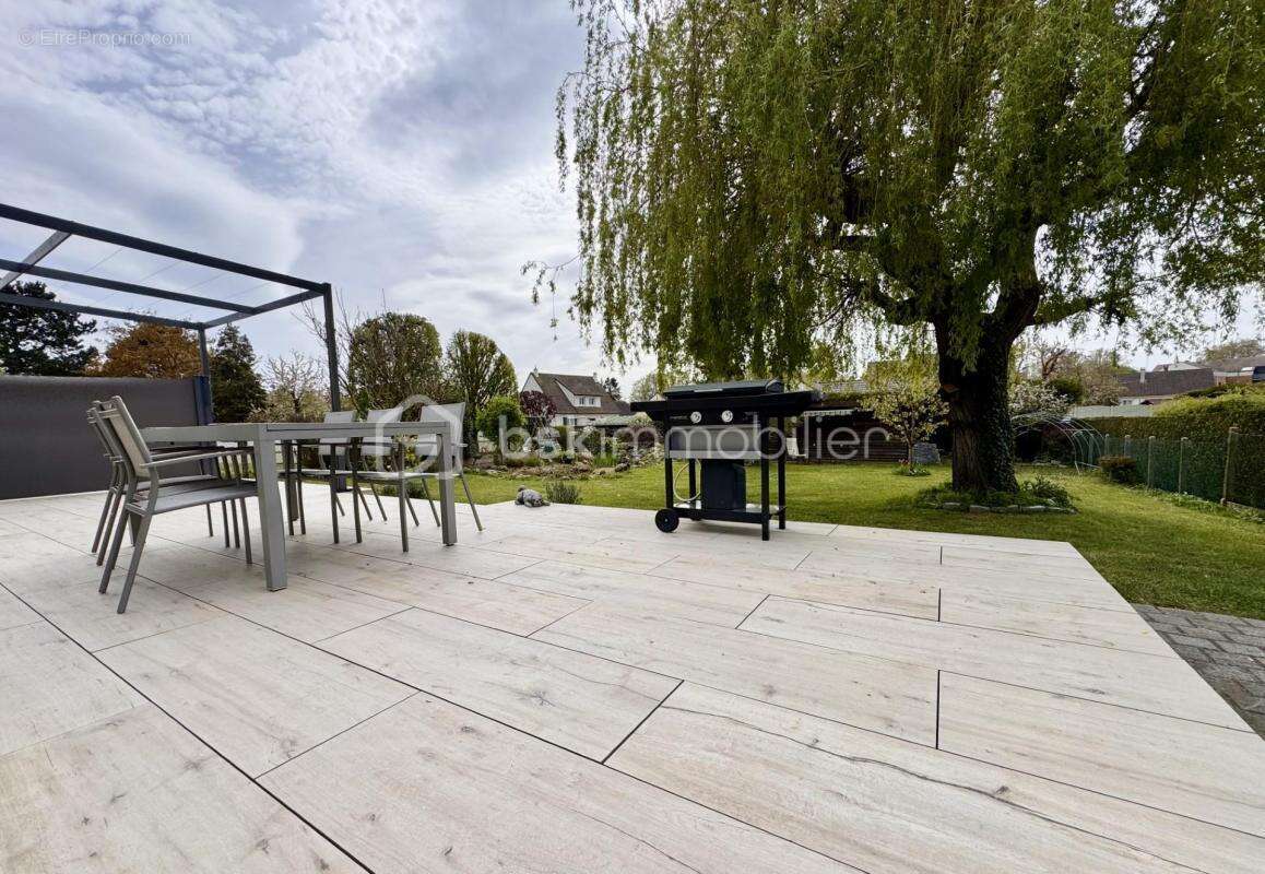 Maison à ESTREES-SAINT-DENIS