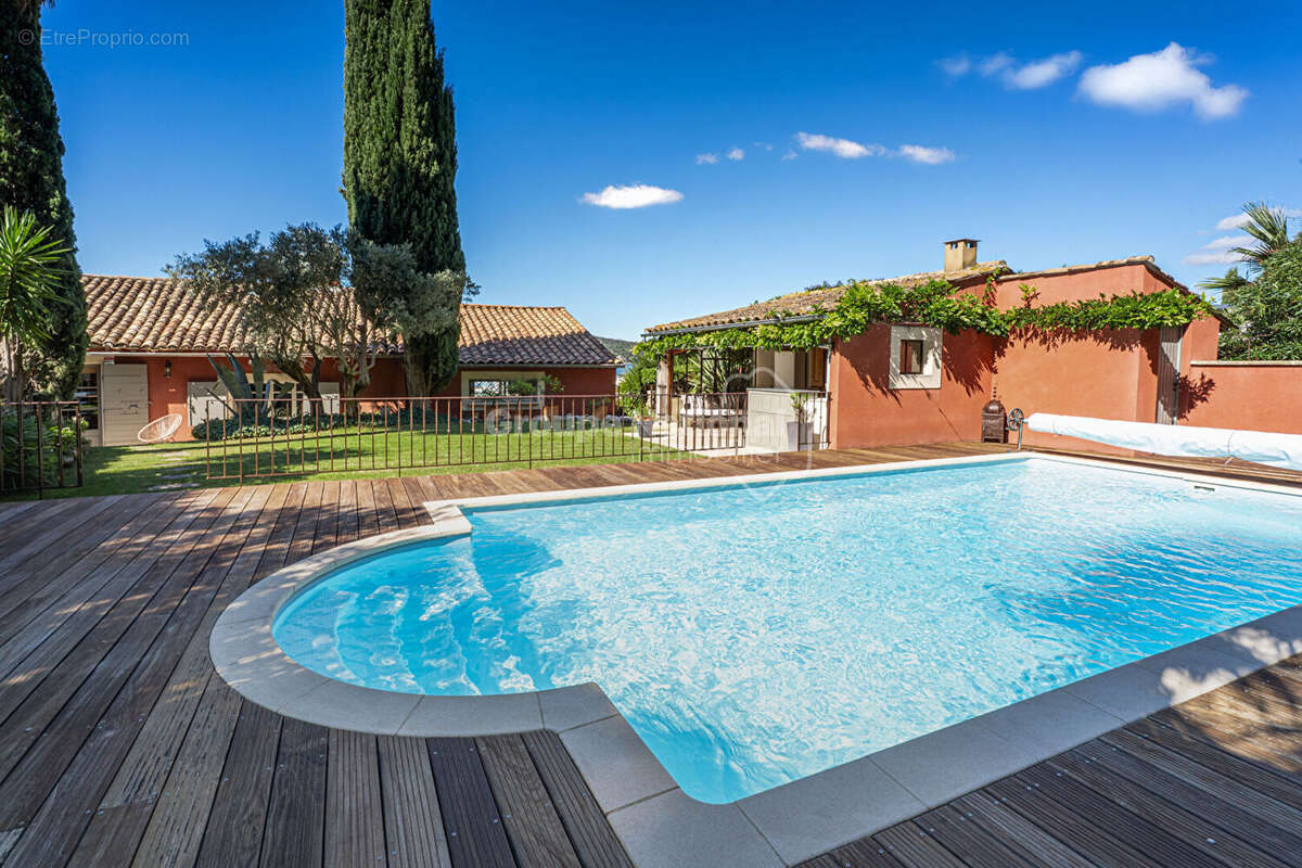 Maison à SAINT-CHAMAS