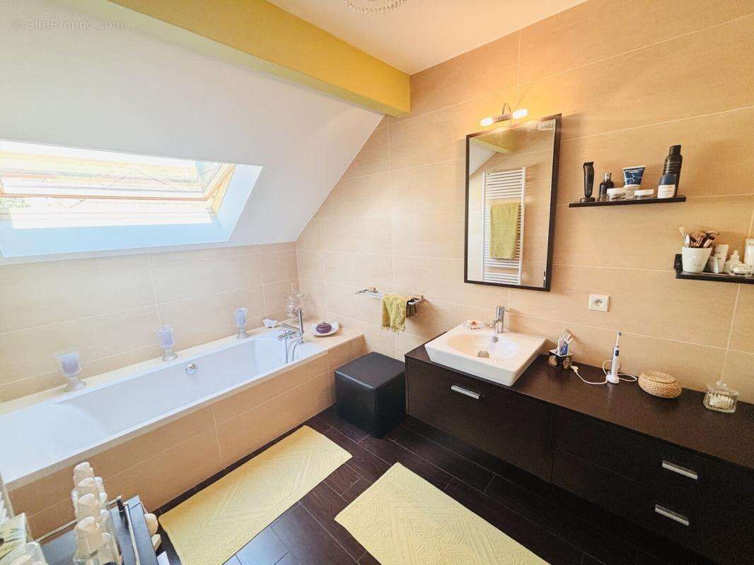 Maison 6p 161m2 double garage - photo 10