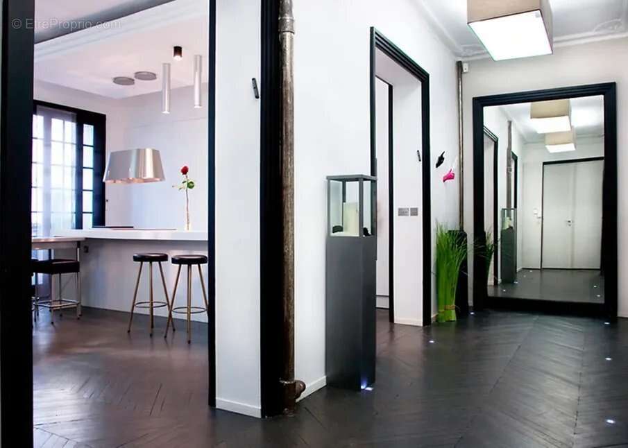 Appartement à PARIS-16E