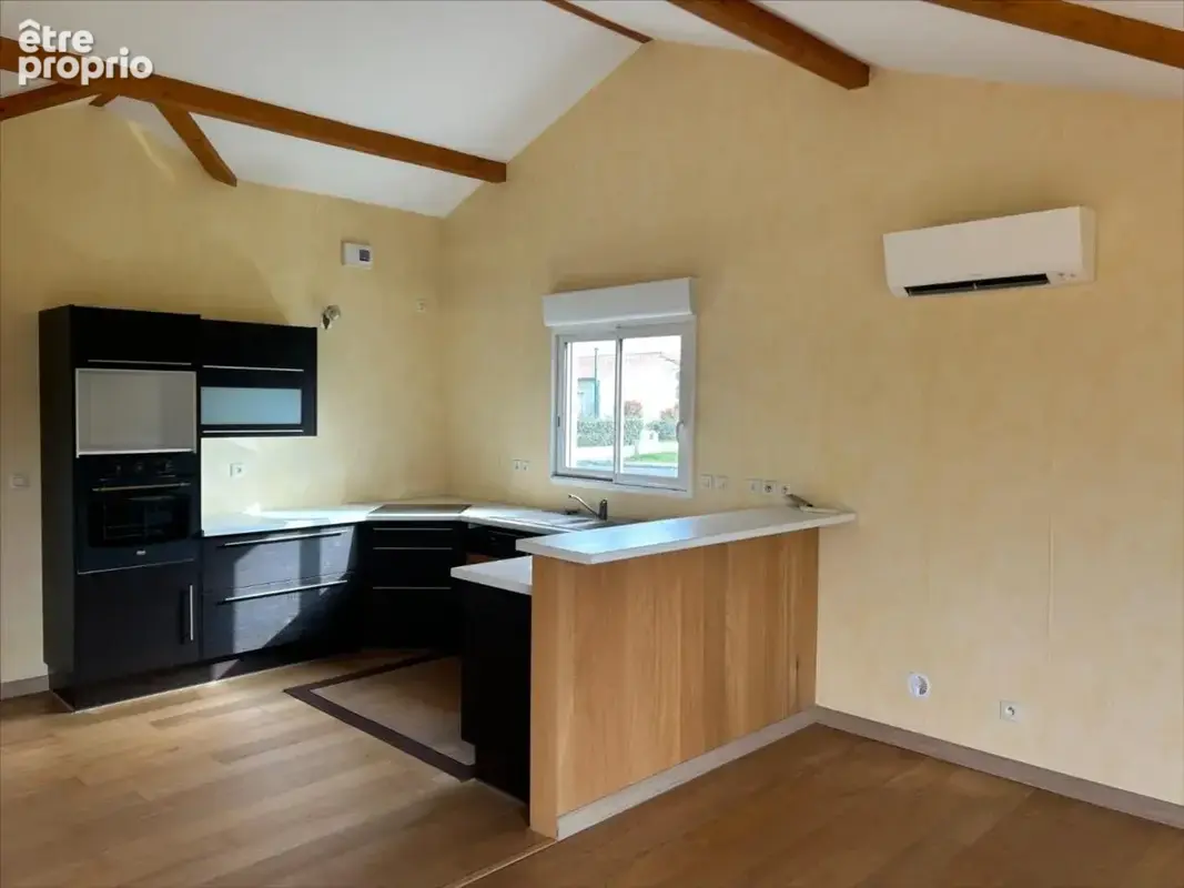 Maison 121 m² à Saint-Georges-Les-Baillargeaux  - photo 3