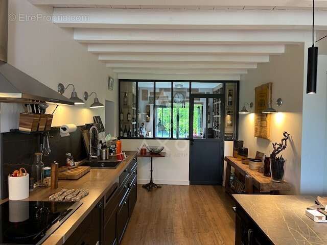 Maison rénovée avec piscine - photo 8