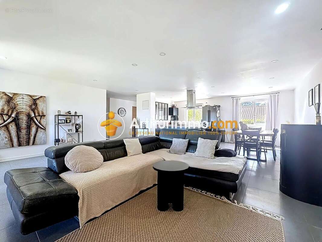 Maison à VILLEFONTAINE