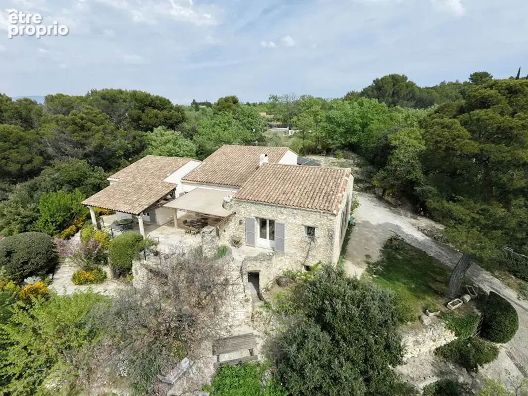 Venasque ? maison de caractère 206 m² avec vue panoramique, 4 chambres, garage double et potentiel studio - photo 17