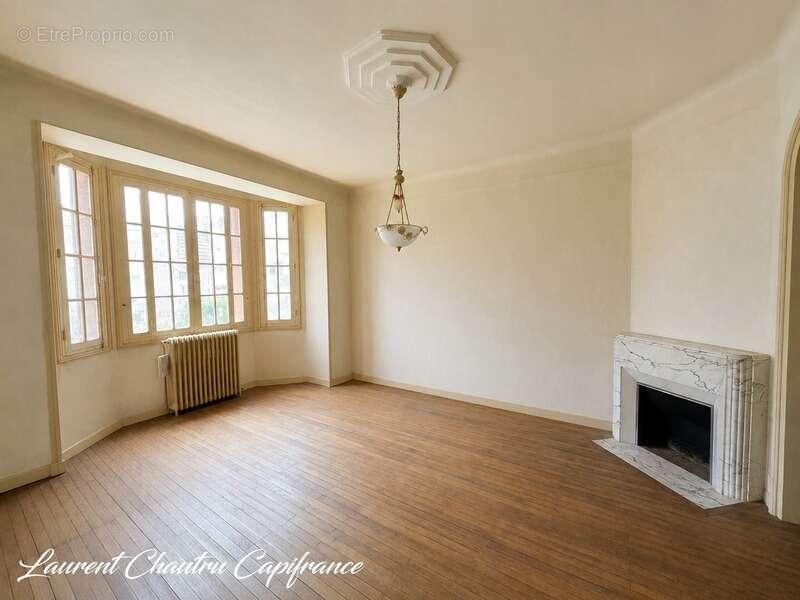 Maison de caractère avec jardin et garage - photo 9