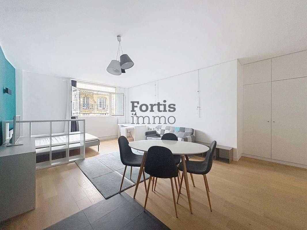 Appartement à PARIS-4E