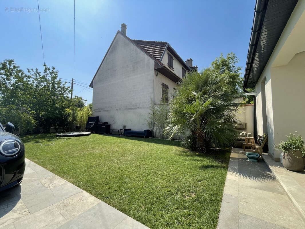 Maison 114 m² à Bondy  - photo 4