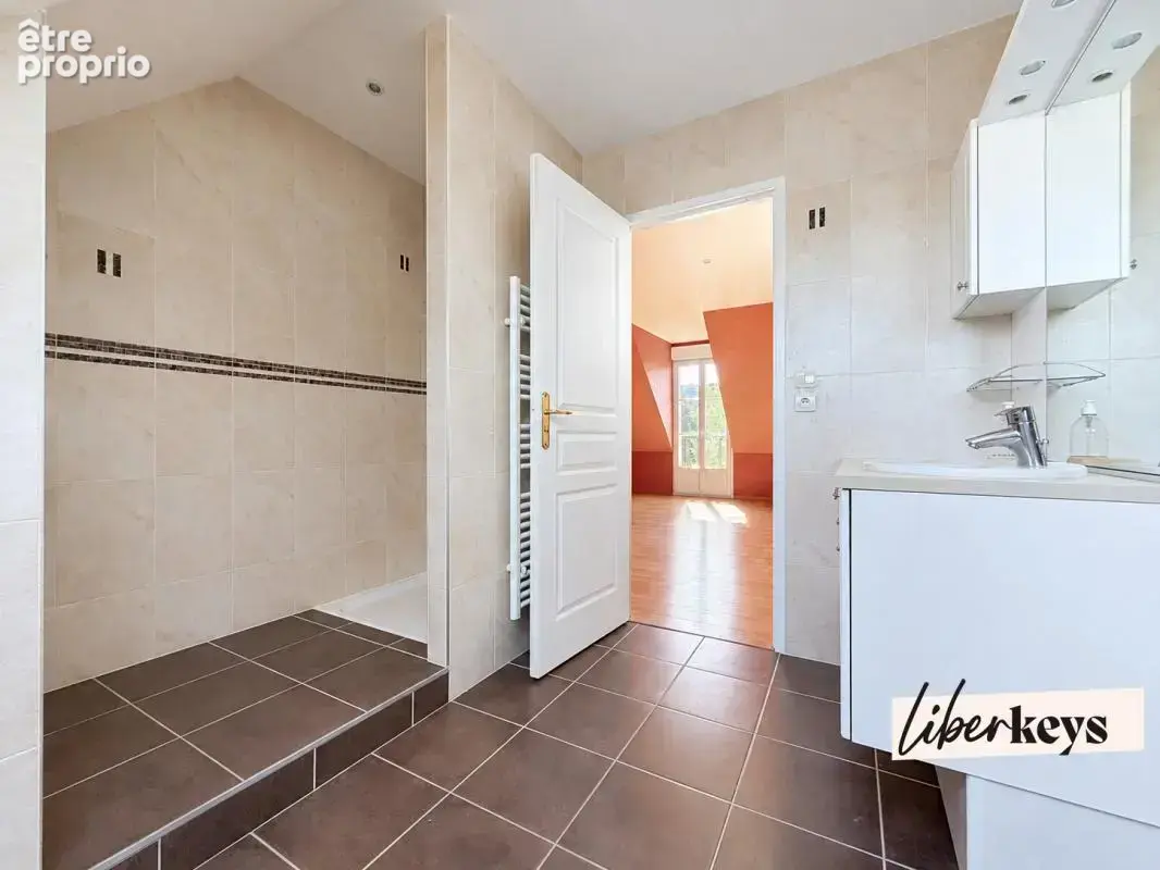 SAINT-AVERTIN – Maison familiale de 230 m² avec 3 suites parentales - photo 8