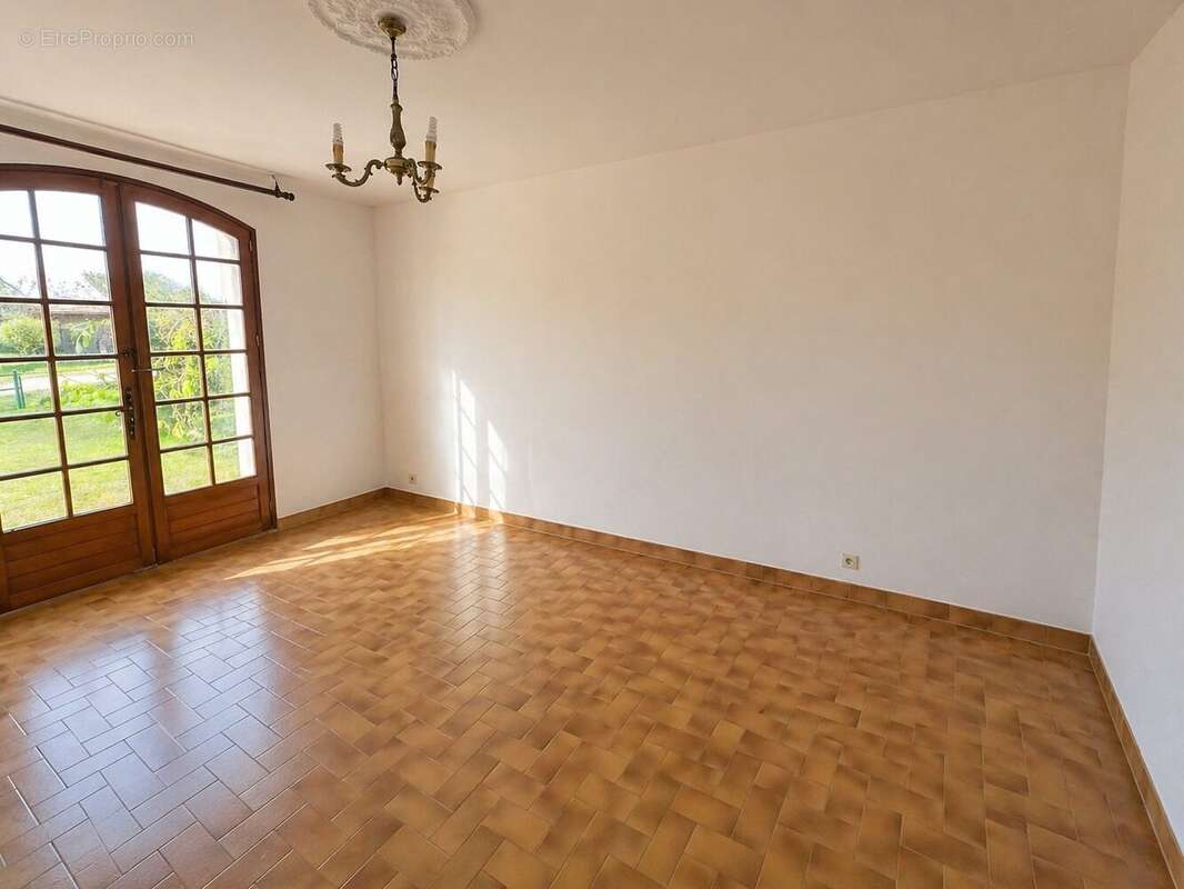 Chambre 3 - Maison à MEILHAN