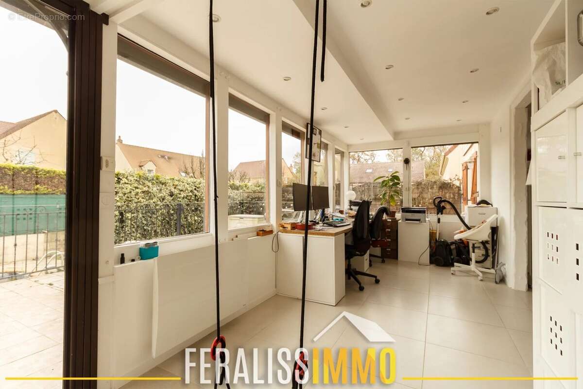 Maison à NEUVILLE-SUR-OISE